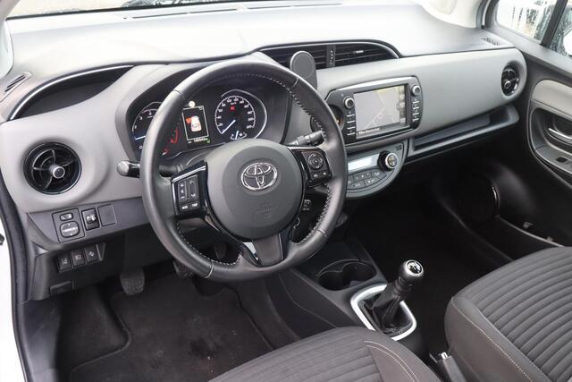 Toyota YARIS 1.0 VVT-i Aspiration Navigatie, Camera, Climate control, Cruise control