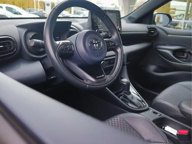 Toyota YARIS 1.5 Hybrid Dynamic | Navigatie | Camera | Stoelverwarming | Carplay | All-Seasons | Tot 10jr. garantie |