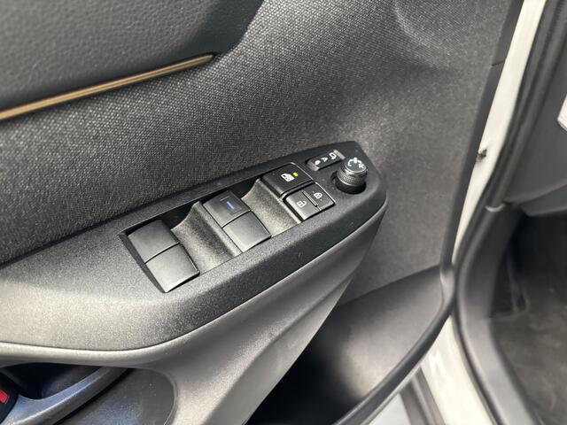 Toyota YARIS Cross 1.5 Hybrid Adventure 21000km! Nl Auto, zeer luxe !