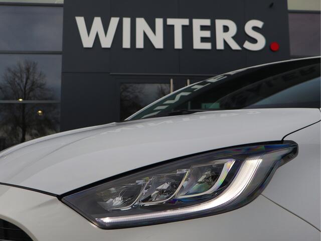 Toyota YARIS 1.5 Hybrid Stoelverwarming | All season banden | adaptieve cruise control |