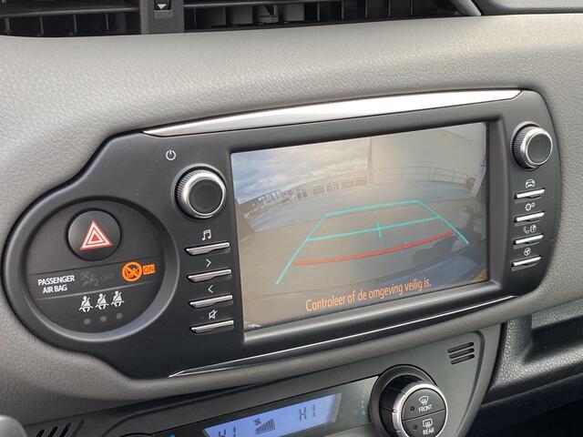 Toyota YARIS 1.5 Hybrid Energy 100pk 5D CVT Automaat! Achteruitrij camera, cruise control, navigatie systeem, airconditioning