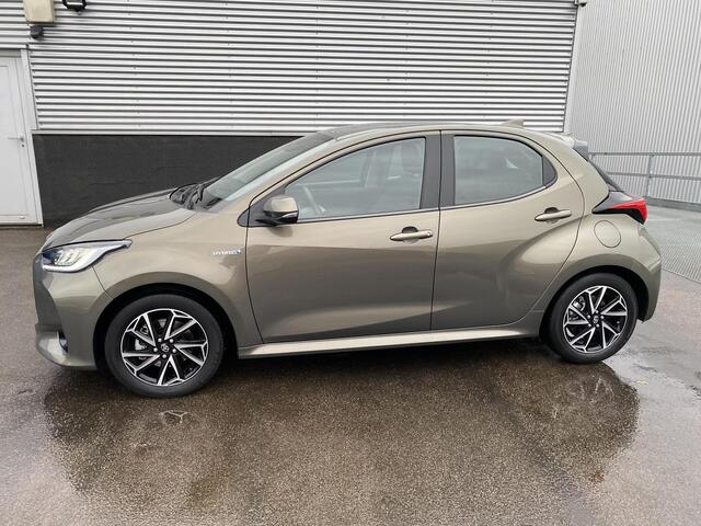 Toyota YARIS 1.5 Hybrid First Edition Navigatie, 1e eign. Nieuw geleverd en dealeronderhouden, Smart Key
