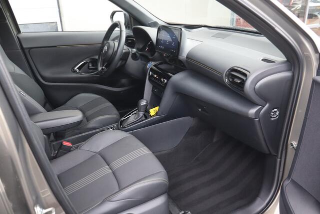 Toyota YARIS Cross 1.5 Hybrid Launch Edition Stuur+Stoel verw I Dode hoek I Adap Cruise