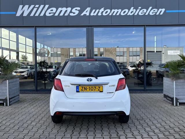 Toyota YARIS 1.5 Hybrid Trend Bi-Tone Cruise Control, Climate Control & Camera