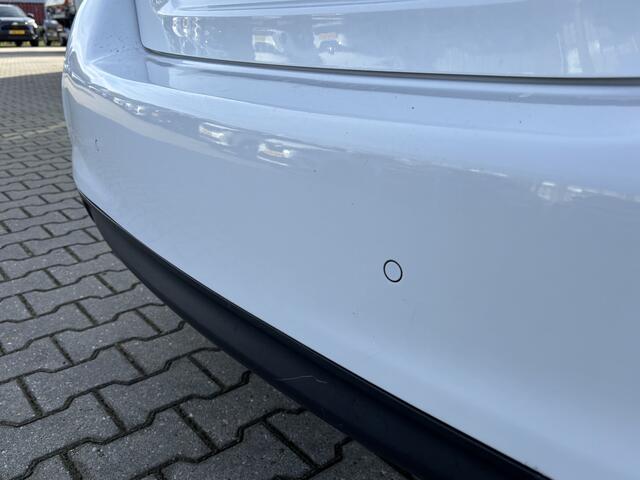 Toyota YARIS 1.5 Hybrid Trend Bi-Tone Cruise Control, Climate Control & Camera