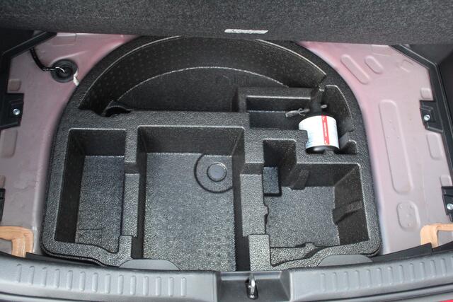 Toyota YARIS Hybrid 1.5 Agile Mazda 2 Apple Carplay/ Android auto l Keyless l Automaat l Cruise control l Stuur- en Stoelverwarming