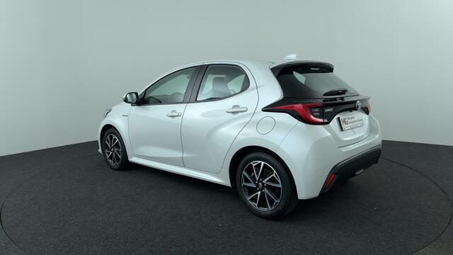 Toyota YARIS 1.5 Hybrid Dynamic | P.cam | LED | Navi