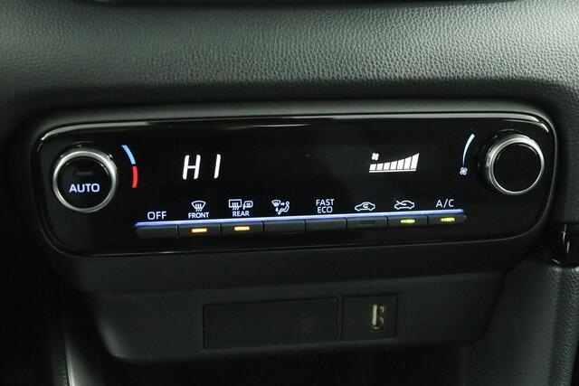 Toyota YARIS 1.5 Hybrid Dynamic Climate control | Adaptieve cruise control | Parkeercamera