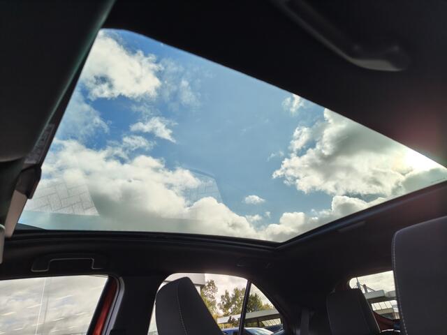 Toyota YARIS 1.5 Hybrid 115 Style | Pano | Head-Up Display | Navi | Stoelverw