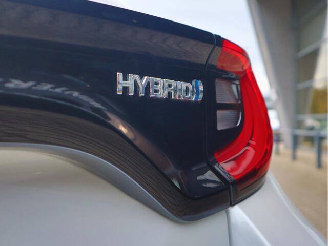 Toyota YARIS 1.5 Hybrid Executive Black&White | Stoelverwarming | Cruise Control | Carplay | Camera | Tot 10Jr. Garantie |