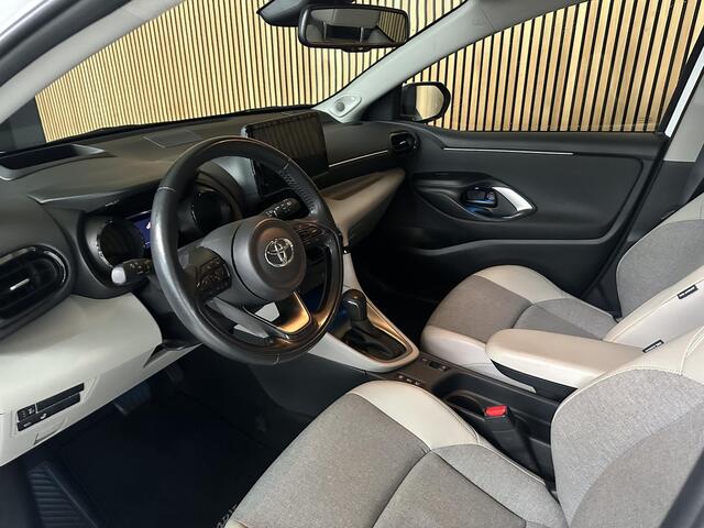 Toyota YARIS 1.5 Hybrid Executive Panodak | JBL | Head-Up display