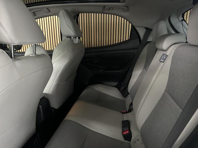 Toyota YARIS 1.5 Hybrid Executive Panodak | JBL | Head-Up display