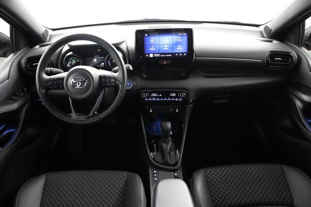 Toyota YARIS 1.5 Hybrid Executive | Parkeer sensoren | Navigatie | Stoelverwarming |