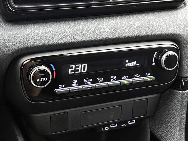 Toyota YARIS 1.5 Hybrid 115 First Edition