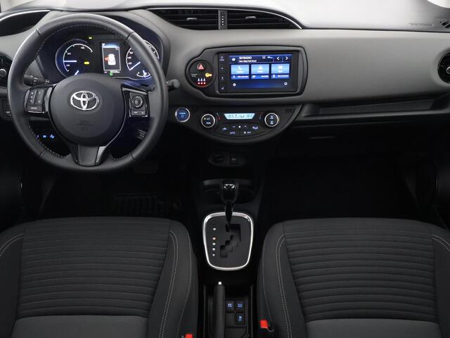 Toyota YARIS 1.5 Hybrid Dynamic | Trekhaak | Apple Carplay & AndroidAUTO | Dealer onderhouden | 1e eigenaar