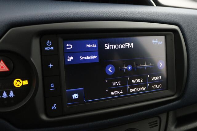 Toyota YARIS 1.5 Hybrid Bi-Tone | Climate control | Cruise control | Keyless | Parkeercamera |