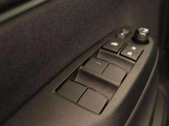 Toyota YARIS Cross 1.5 Hybrid 130 Launch Edition - ORIGINEEL NEDERLANDSE AUTO - TREKHAAK TREKGEWICHT 750 KG - ELEKTRISCHE ACHTERKLEP - AFKOMSTIG VAN 1E EIGENAAR - CAMERA - NAVIGATIE - HEAD UP DISPLAY - PARKEERSENSOREN VOOR/ ACHTER - STUUR EN STOEL VERWARMING