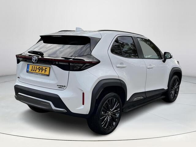 Toyota YARIS Cross 1.5 Hybrid Adventure | AWD | Navigatie | Stoelverwarming | Treeplanken | Head up display |