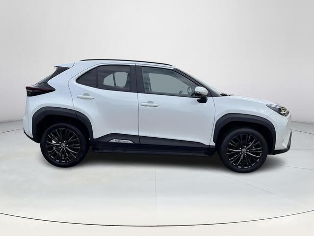 Toyota YARIS Cross 1.5 Hybrid Adventure | AWD | Navigatie | Stoelverwarming | Treeplanken | Head up display |