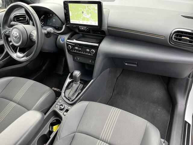 Toyota YARIS Cross 1.5 Hybrid Adventure | AWD | Navigatie | Stoelverwarming | Treeplanken | Head up display |