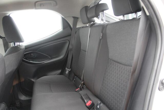 Toyota YARIS Hybrid Mazda 2 Mazda 2 l Apple Carplay/ Android auto l Keyless l Automaat l Cruise control l Stuur- en Stoelverwarming VDL auto