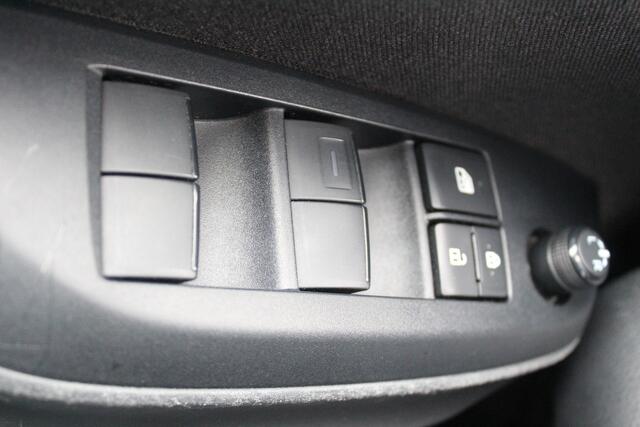 Toyota YARIS Hybrid Mazda 2 Mazda 2 l Apple Carplay/ Android auto l Keyless l Automaat l Cruise control l Stuur- en Stoelverwarming VDL auto