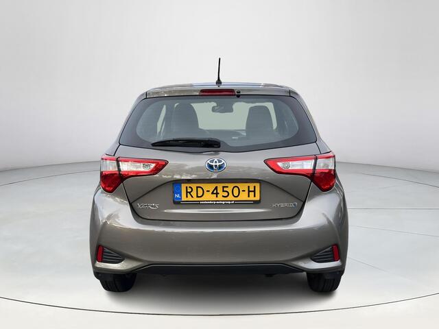 Toyota YARIS 1.5 Hybrid Executive | Navigatie | Licht metalen velgen | Parkeercamera | Armsteun voor |