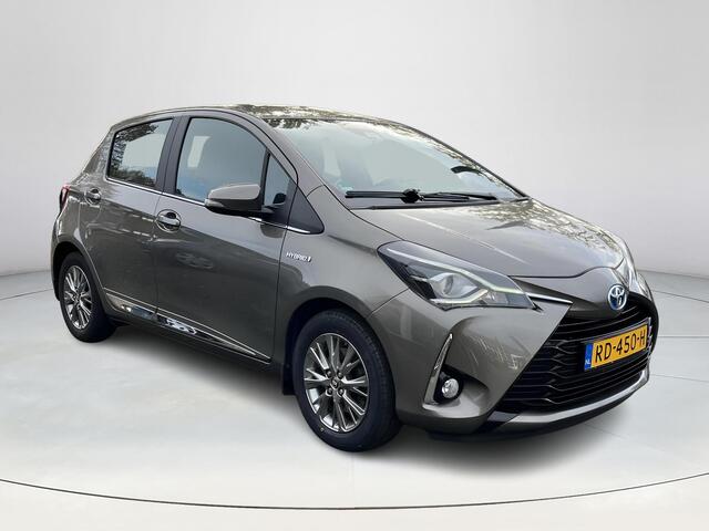 Toyota YARIS 1.5 Hybrid Executive | Navigatie | Licht metalen velgen | Parkeercamera | Armsteun voor |
