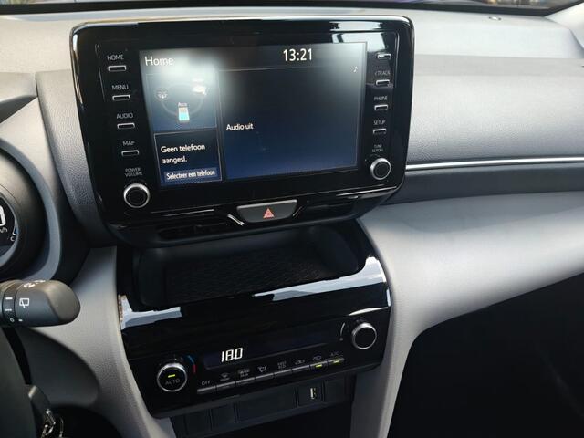 Toyota YARIS 1.5 Hybrid First Ed. CAMERA / LAGE KM