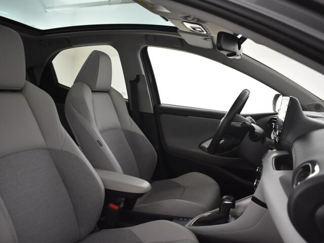 Toyota YARIS 1.5 Hybrid Executive | Panoramadak | HUD | Stuur en Stoelverwarm