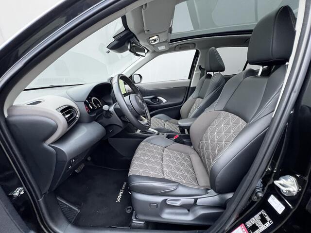Toyota YARIS Cross 1.5 Hybrid 130 Launch Edition / Fabrieksgarantie tot 05-2027 < 100.000km, tot 10 jaar mogelijk ** / Facelift / Panoramadak / Dealer onderhouden / Stoelverwarming / Adaptieve CC / Navigatie (abbo) / Apple Carplay Android / 18" LM Wielen /