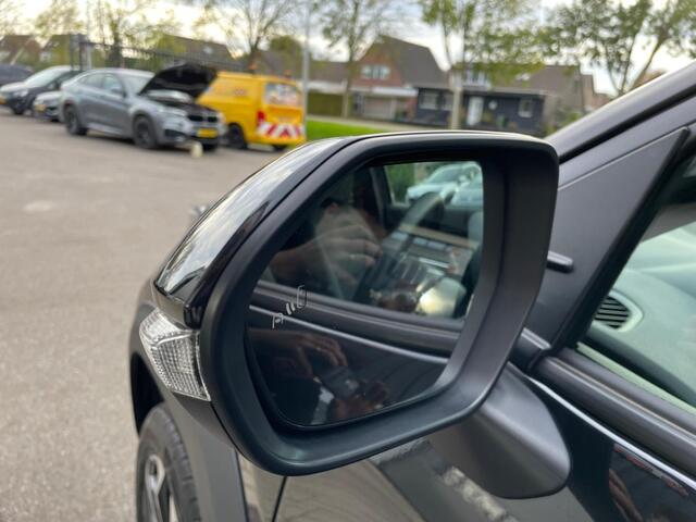 Toyota YARIS 1.5 HYBRID 115 Style Safety, Zo goed als nieuw!, PDC, Camera, Stoel-Stuur-Voorruitverwarming