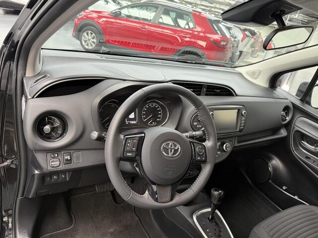 Toyota YARIS 1.5 Hybrid Design 1e eigenaar, NL auto, Zeer leuke uitvoering met o.a. Navigatie en Toyota Safety sense