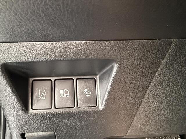 Toyota YARIS 1.5 Hybrid Design 1e eigenaar, NL auto, Zeer leuke uitvoering met o.a. Navigatie en Toyota Safety sense