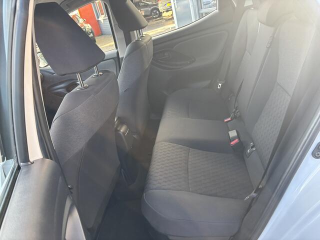 Toyota YARIS 1.5 Hybrid Dynamic / Keyless Entry / NL Auto / Applecarplay/Androidauto / Camera /