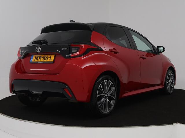 Toyota YARIS 1.5 Hybrid Executive | Navigatie | PDC | Stuur-Stoelverwarming |