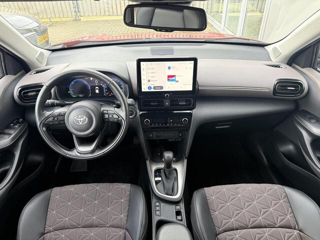 Toyota YARIS Cross 1.5 Hybrid 130 Executive **STOEL EN STUURWIELVERWARMING/ DODEHOEK DETECTIE/ ELEKTRISCHE ACHTERKLEP/ GARANTIE**