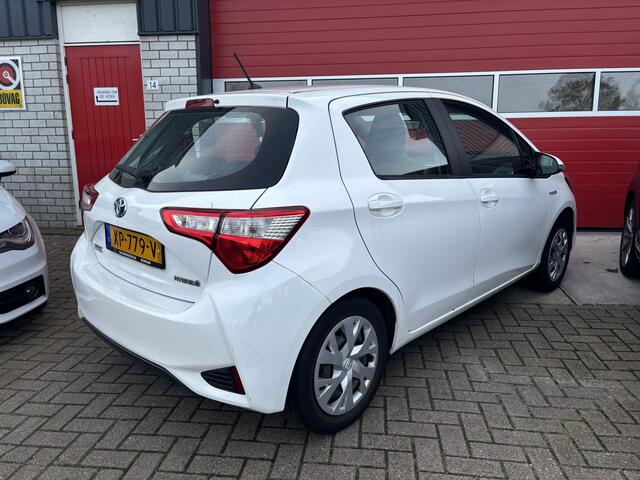 Toyota YARIS 1.5 Hybrid Active HANDGAS / MINDERVALIDE AANPASSING / NAVI / CAMERA / CLIMA / CRUISE / NL-AUTO