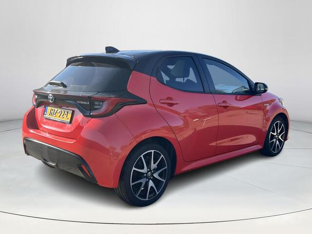Toyota YARIS 1.5 Hybrid Executive | Panoramadak | Head up display | Carplay | 17 inch LM-velgen |