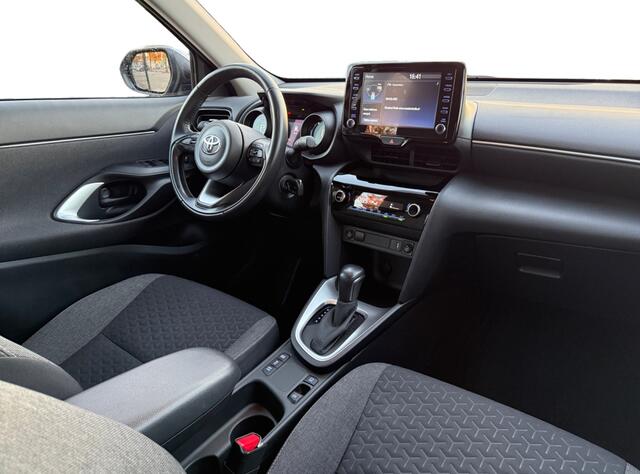 Toyota YARIS 1.5 Hybrid Active | Trekhaak | Camera | Stoelverwarming