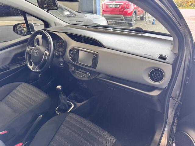 Toyota YARIS 1.3 VVT-i Trend | Acc Airco | Acht.Camera | Bleu-Tooth | Goed onderhouden | Winterset LM optioneel |