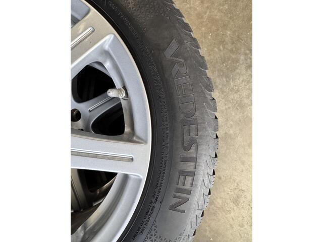 Toyota YARIS 1.3 VVT-i Trend | Acc Airco | Acht.Camera | Bleu-Tooth | Goed onderhouden | Winterset LM optioneel |