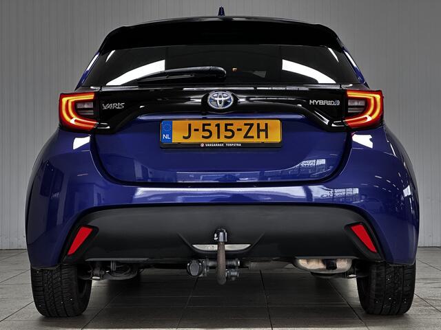 Toyota YARIS 1.5 Hybrid Dynamic/ NIEUW MODEL!/ Dealer Onderhouden!/ Trekhaak!/ Automaat/ LED Koplampen/ Apple+Android/ DAB+/ 16''LMV/ Grootlichtass./ Camera/ Clima/ Navi/ Cruise/ Bluetooth/ Multi.LEDER.Stuur/ Isofix/ Getint