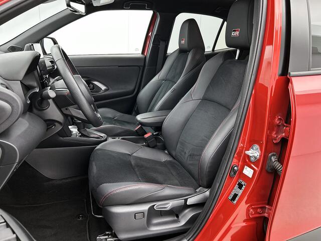 Toyota YARIS Cross 1.5 Hybrid 130 GR Sport | Premium uitgevoerd |