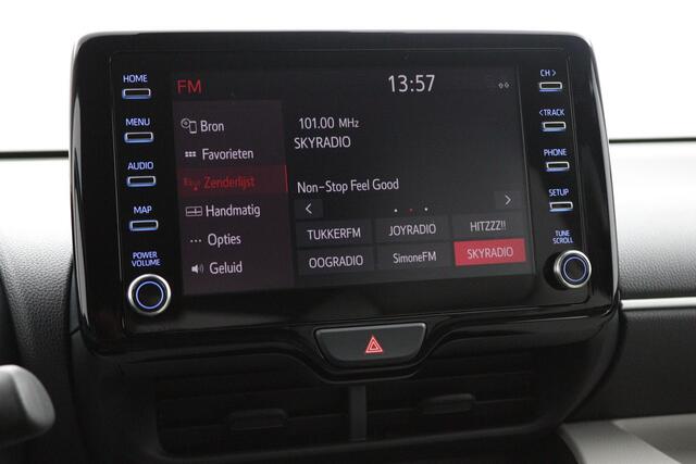 Toyota YARIS 1.5 Hybrid Executive Full Leder | Blindspot| Parkeersensoren V+A | 17"LMV | Stoelverw | Bi Tone|