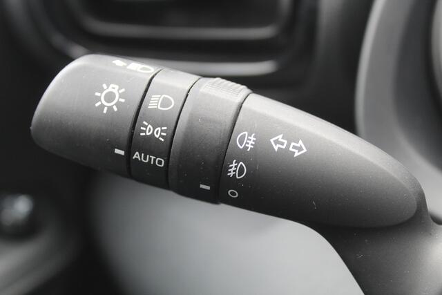 Toyota YARIS Cross 1.5 Hybrid GR Sport Apple carplay/ android auto l Armsteun l Elektrisch inklapbare buitenspiegels l Climate control l Achteruitrijcamera