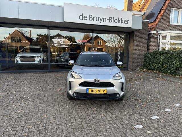 Toyota YARIS Cross 1.5 Hybrid 130pk Dynamic Comfort dodehoekdetectie / stoelverwarming / stuurwielverwarming / parkeersensoren voor + achter / Navigatie / Apple Carplay / Android Auto / parkeercamera / 10 jaar garantie / rijklaarprijs