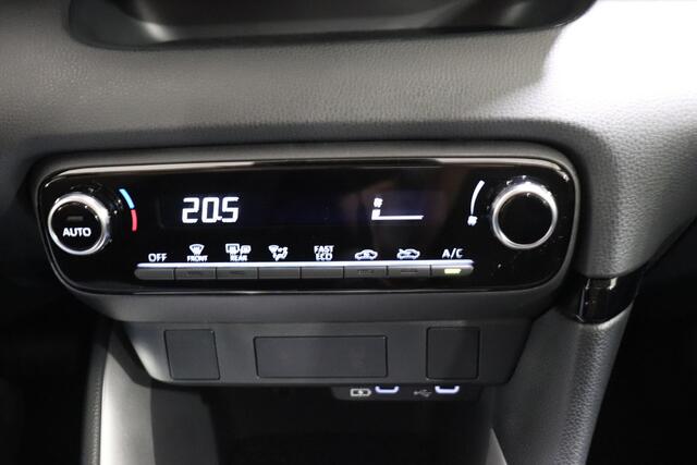 Toyota YARIS 1.5 Hybrid 115 Comfort, Apple Carplay/Android Auto, Cruise & Climate control, Inruilpremie ¤1000,- !