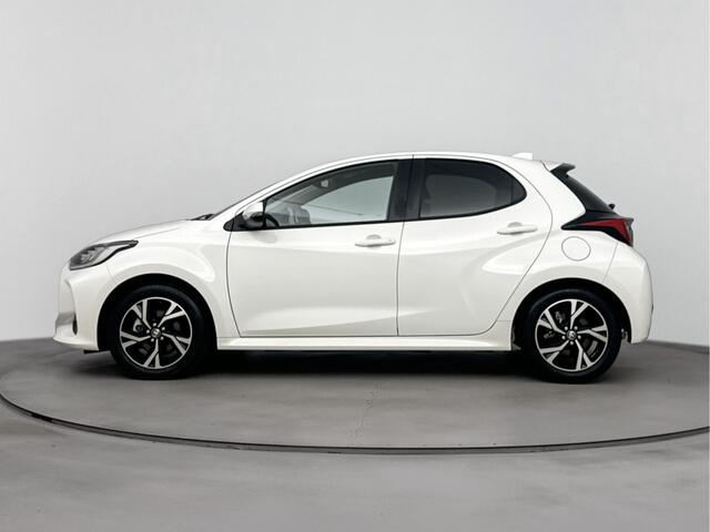 Toyota YARIS 1.5 Hybrid 115 First Edition | Full map navigatie | Climate control | LM velgen | Privacy glass |