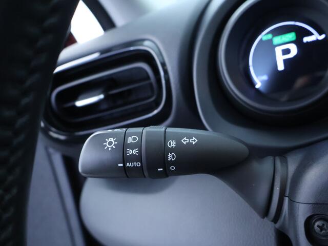 Toyota YARIS 1.5 Hybrid Dynamic Licht Metalen velgen | Achteruitrijcamera | Mistlampen | Apple Carplay Android auto